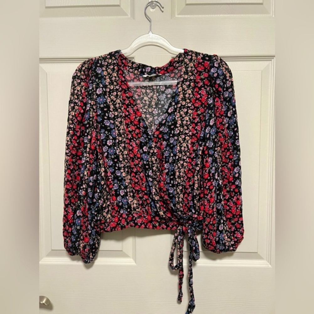 Cropped American Eagle Blouse - Size Medium